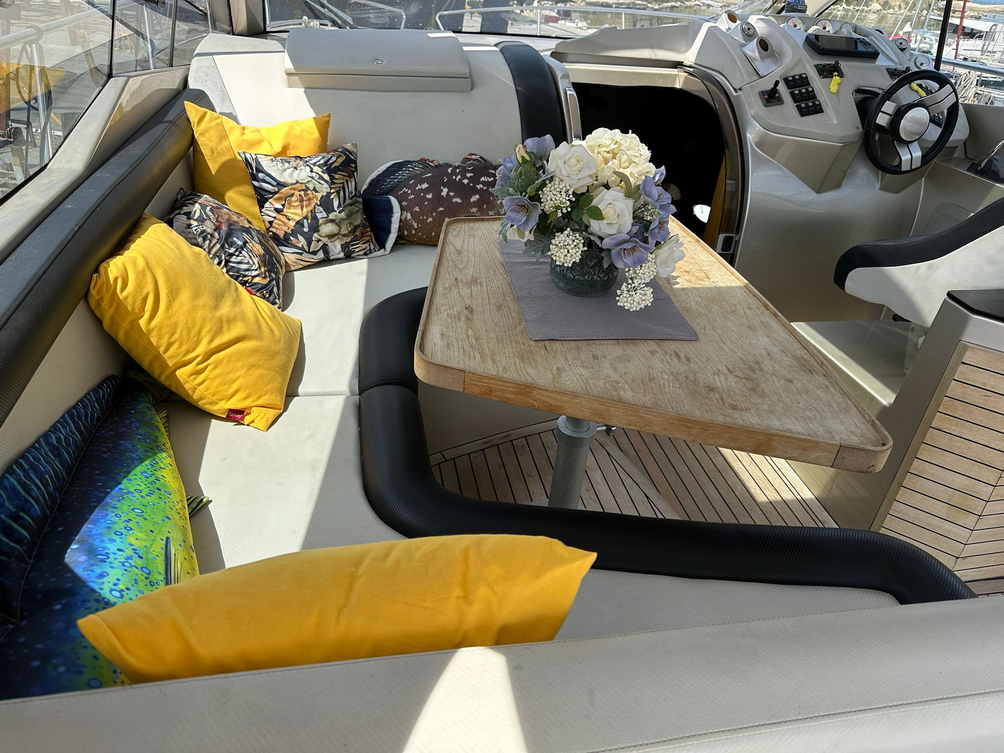 Island hopping Split Croatia on Mirakul 40