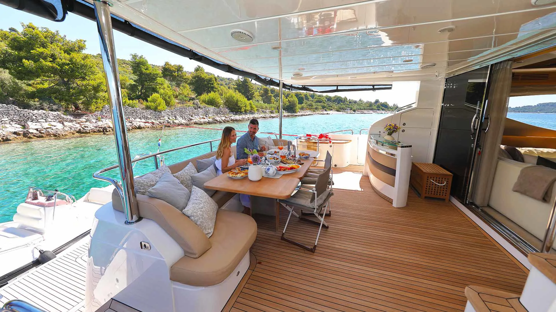 3_13-INSIEME-ALFRESCO-DININGTABLE-f1.jpg
