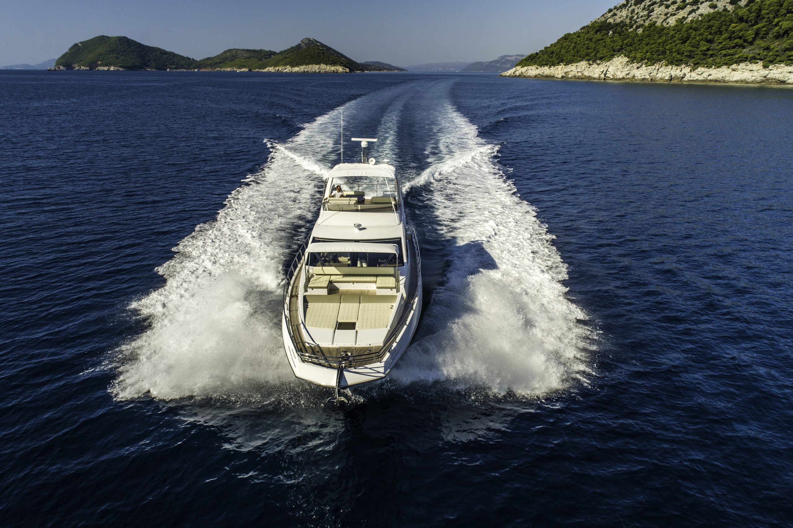 LuxurySailingAdventures