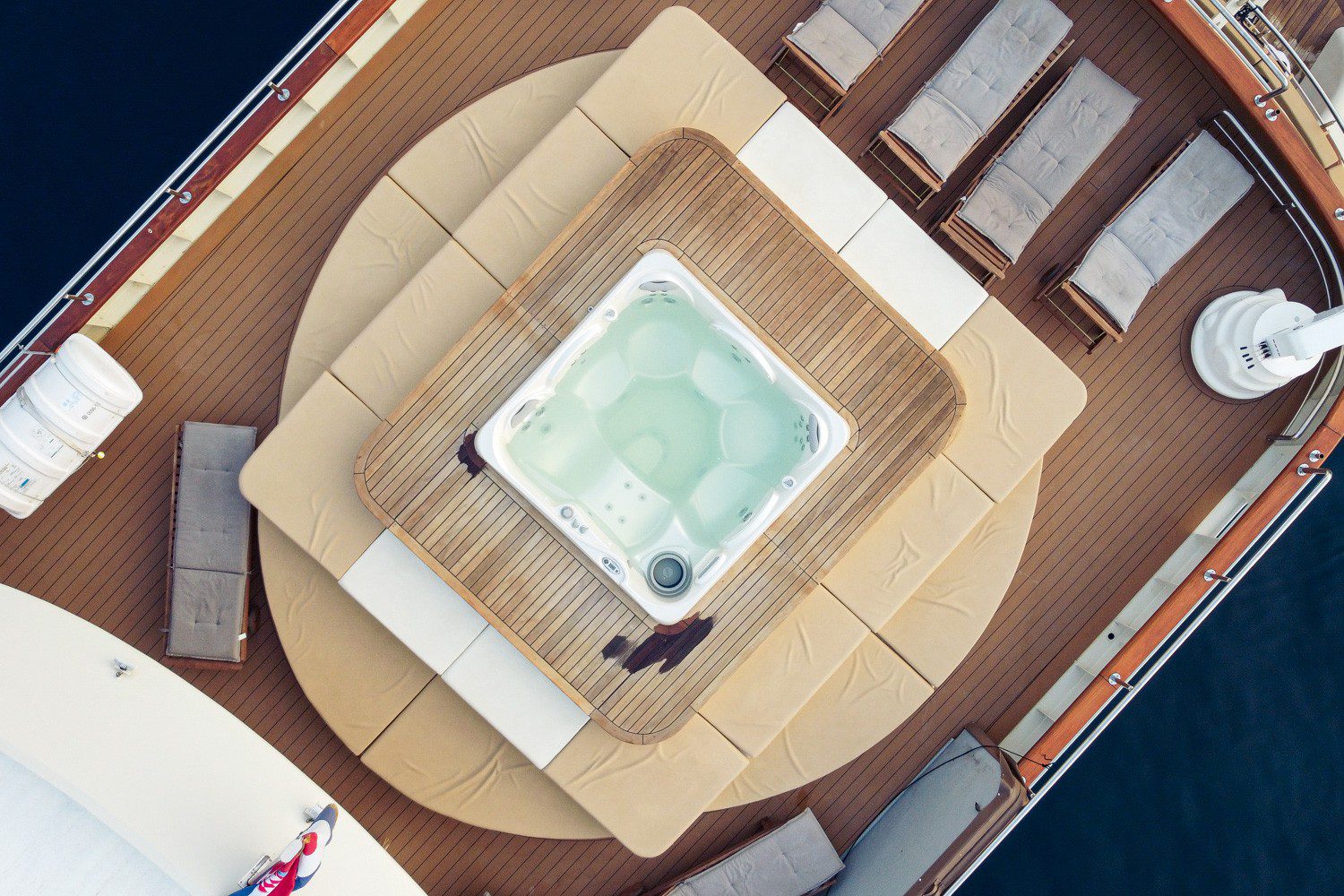 lastavica-sundeck-001
