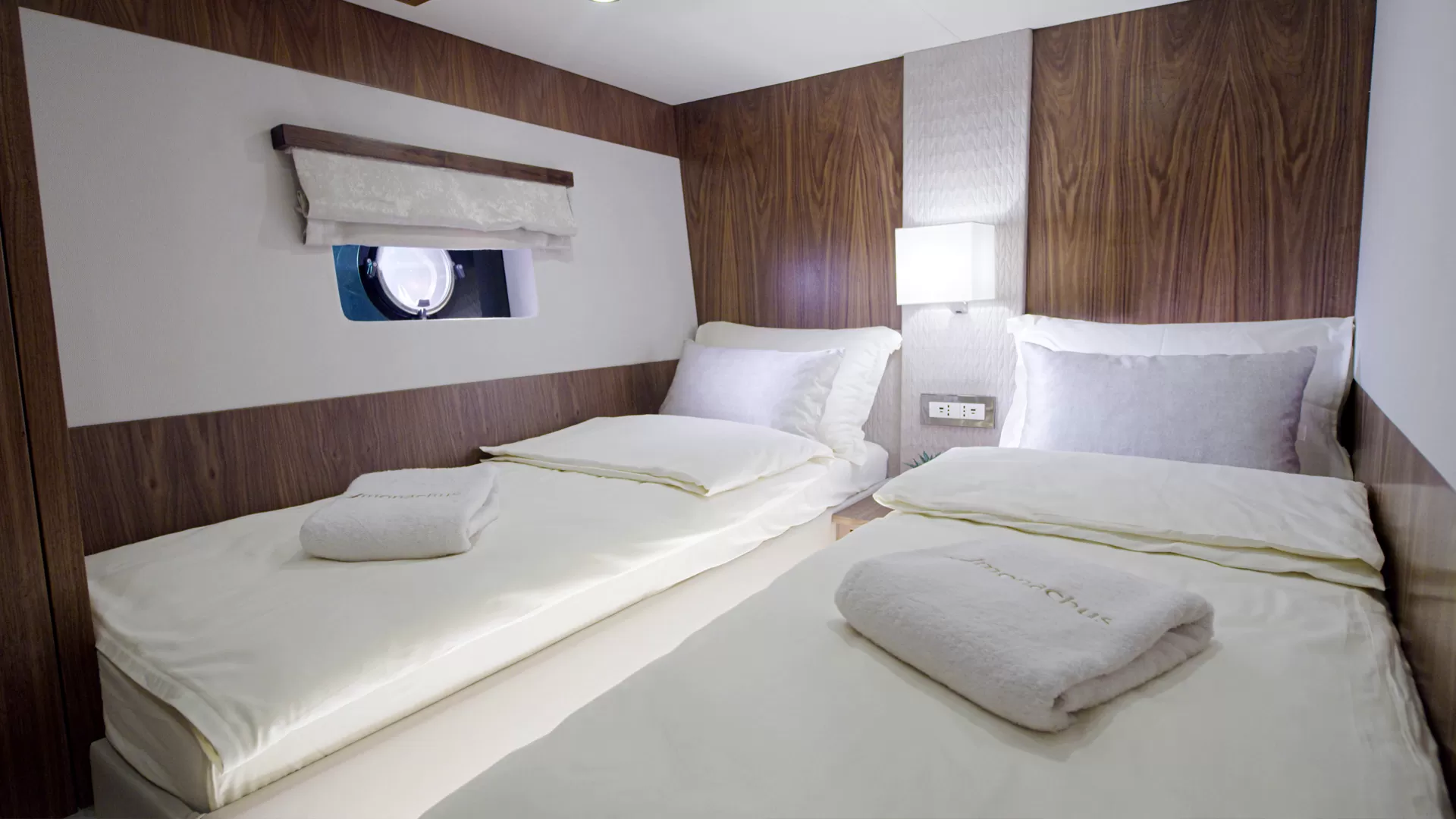 m70-fly-doublebed-vip-1.jpg