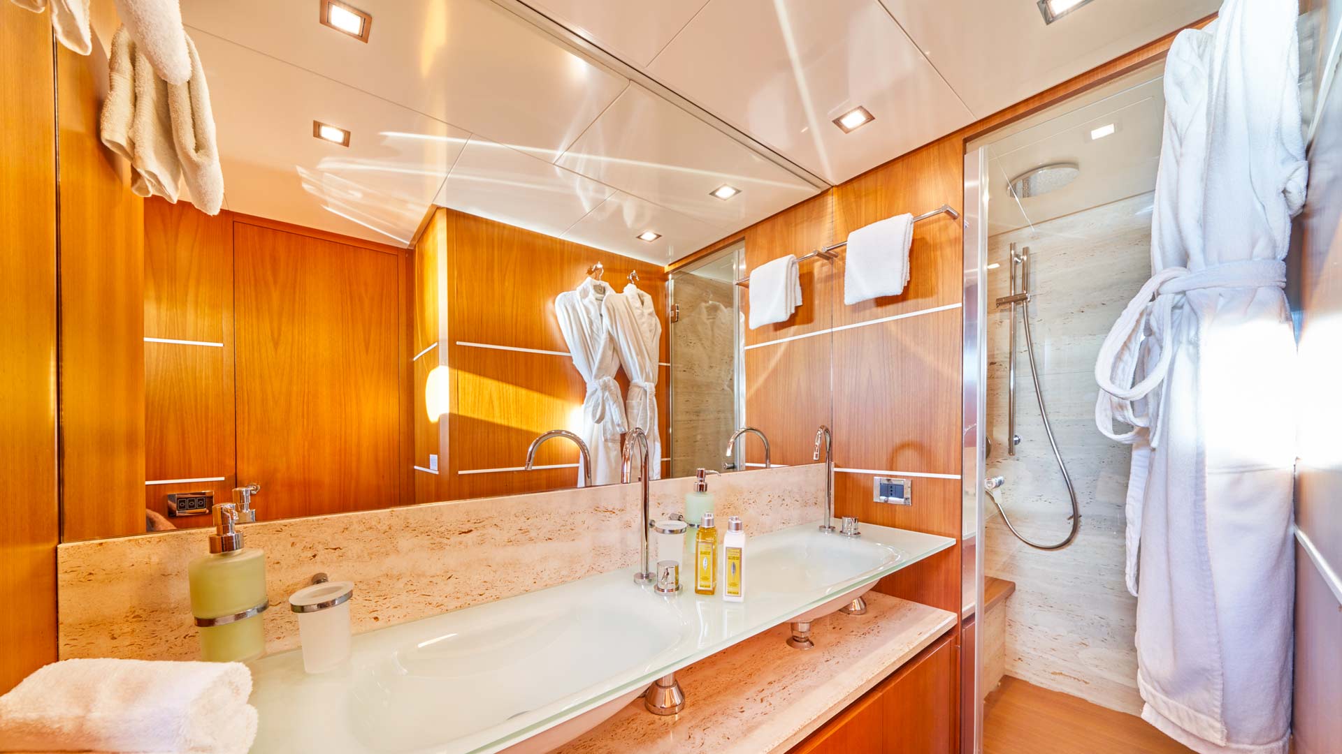yacht day trips