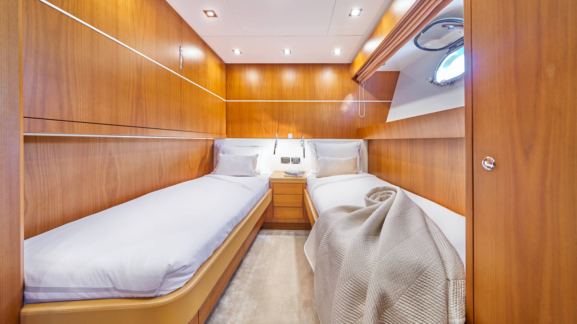 yacht rental
