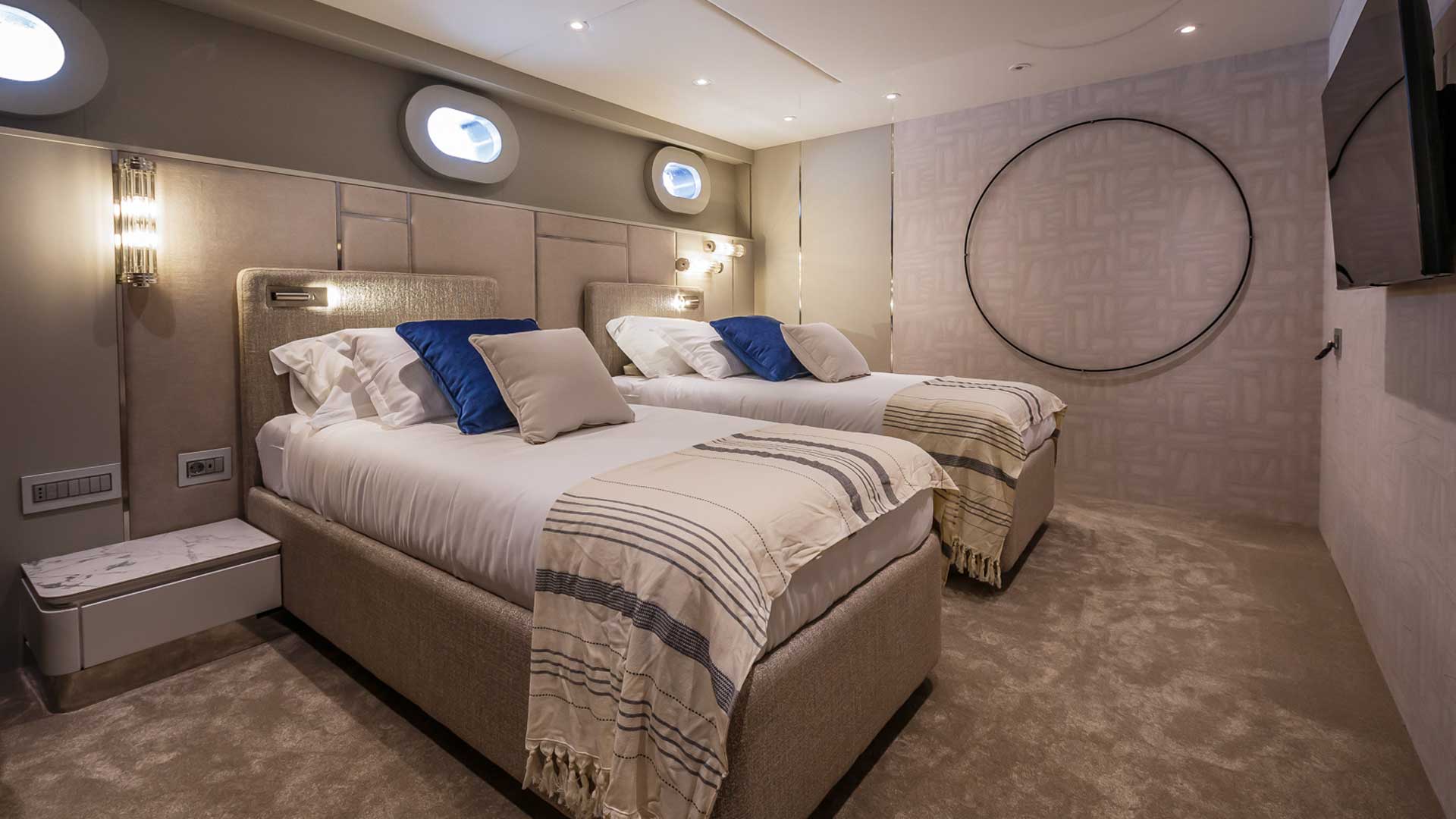 09-clase-azul-twin-stateroom