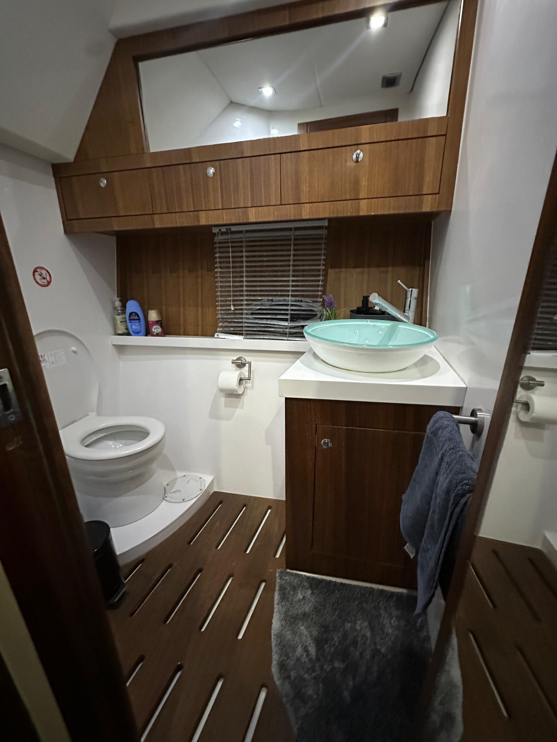 Mirakul 40 daily charter yacht bathroom interior Croatia