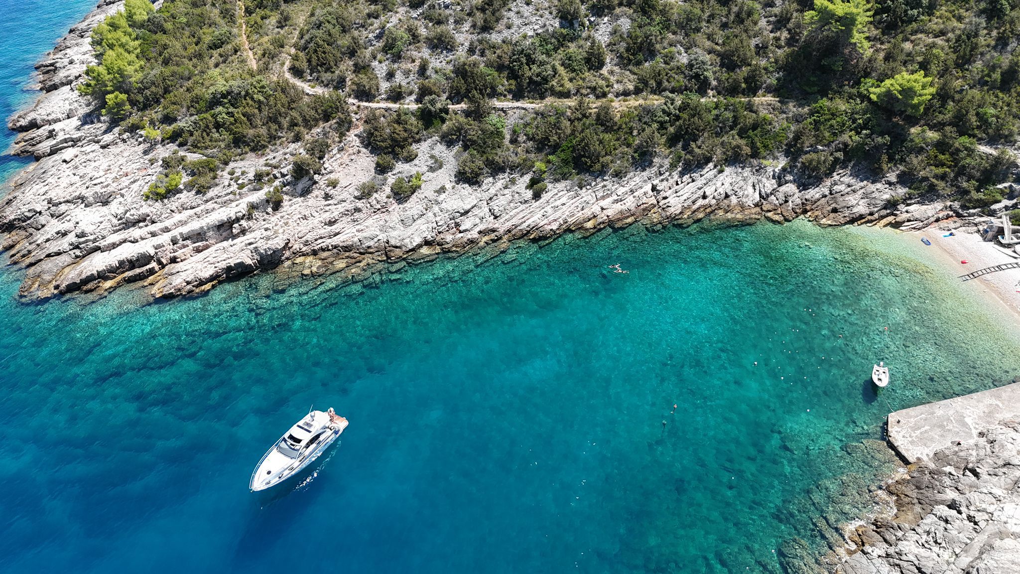 Mirakul 40 daily charter exterior view in Split Croatia