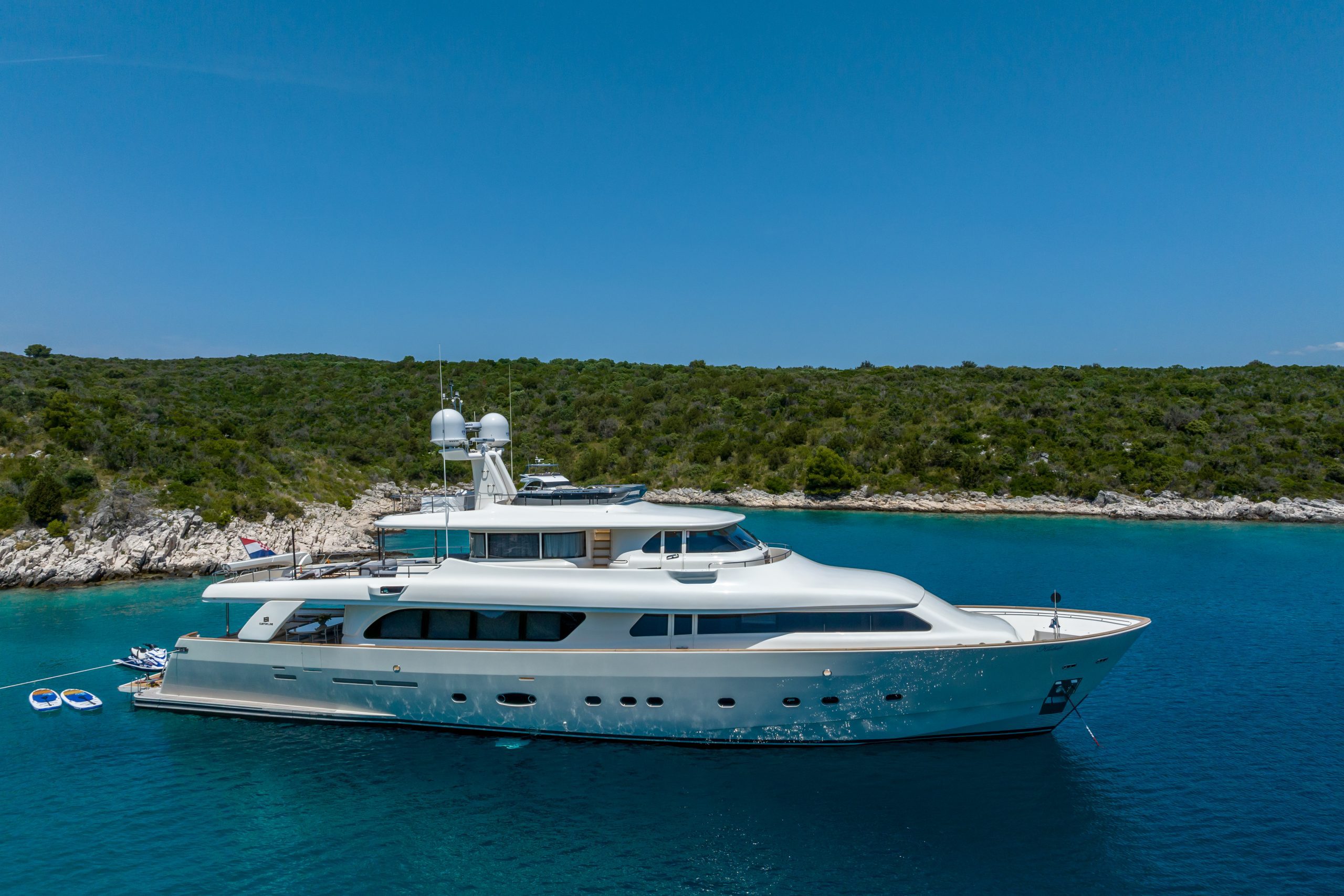 08-Klobuk-starboard_