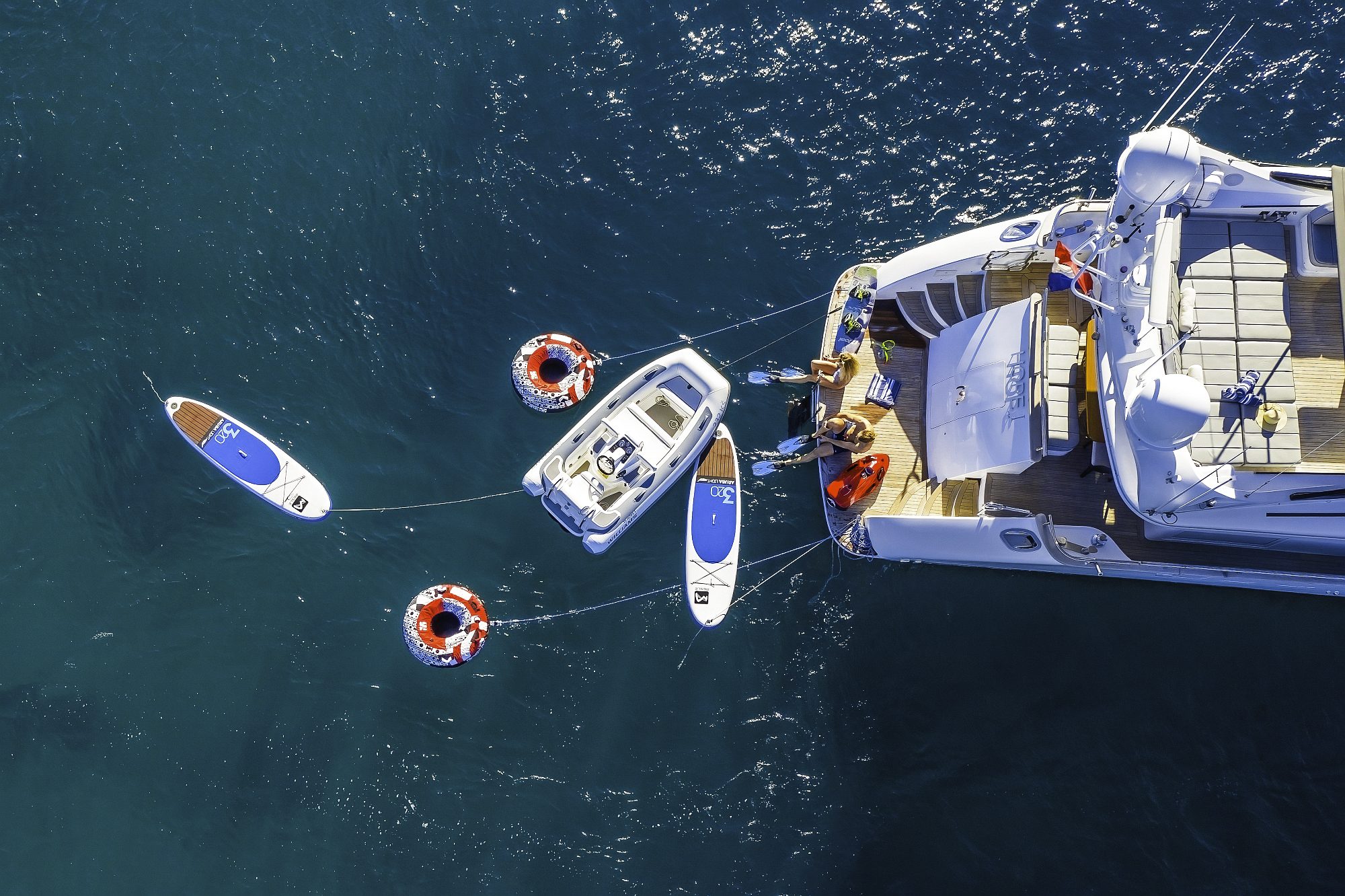 14-HOPE-I-water-toys _