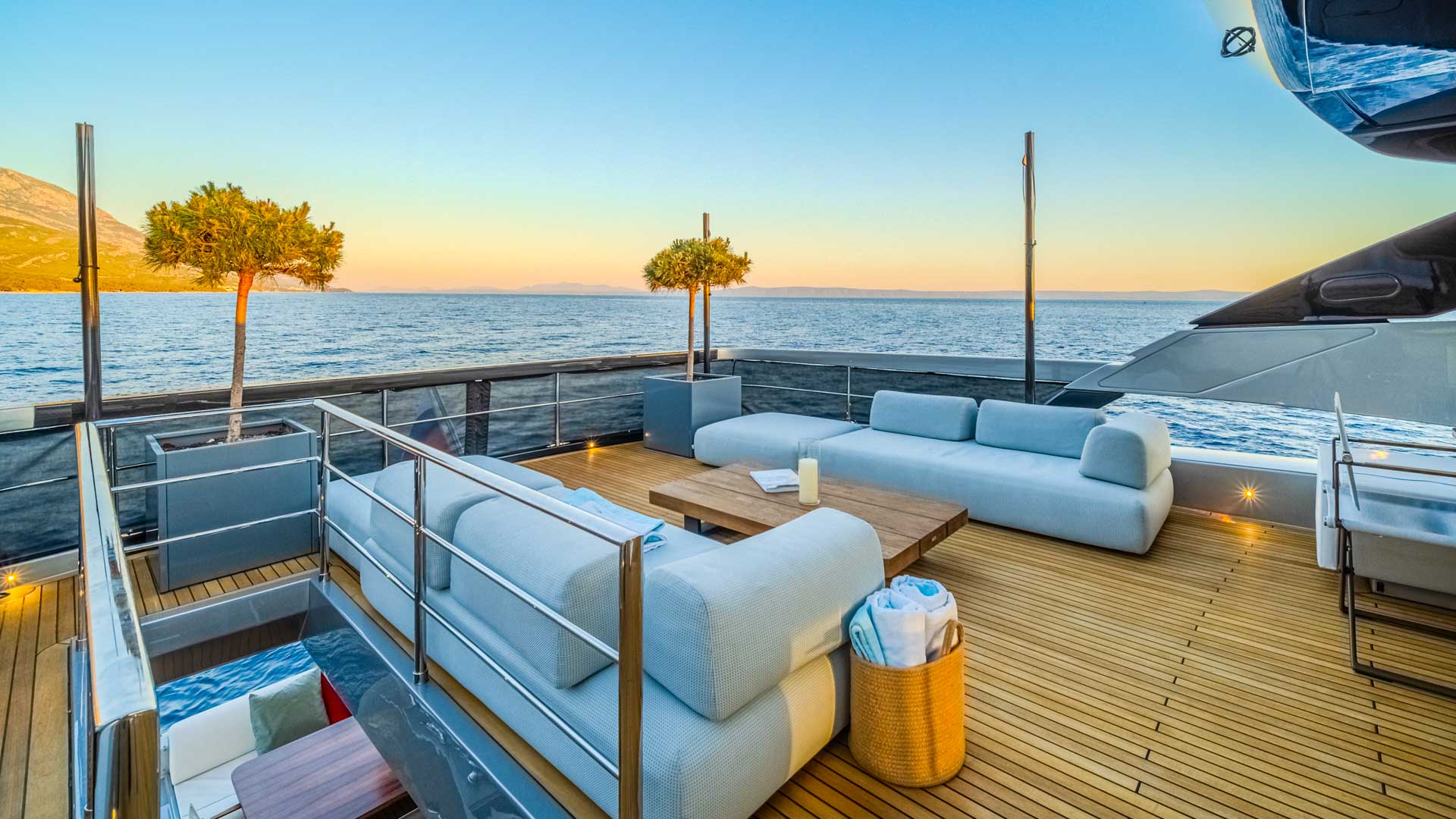 17-No-Stress-888-lounge-area_