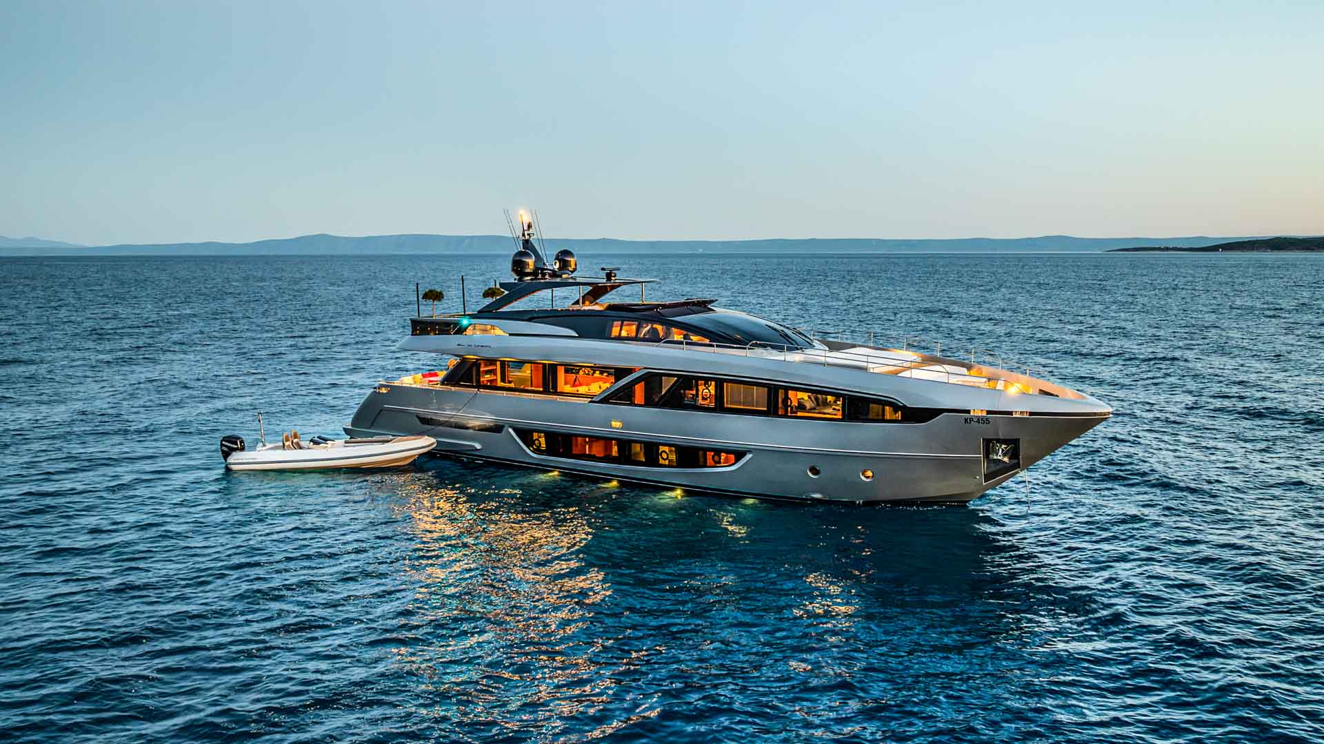18-No-Stress-888-starboard-at-sunset_