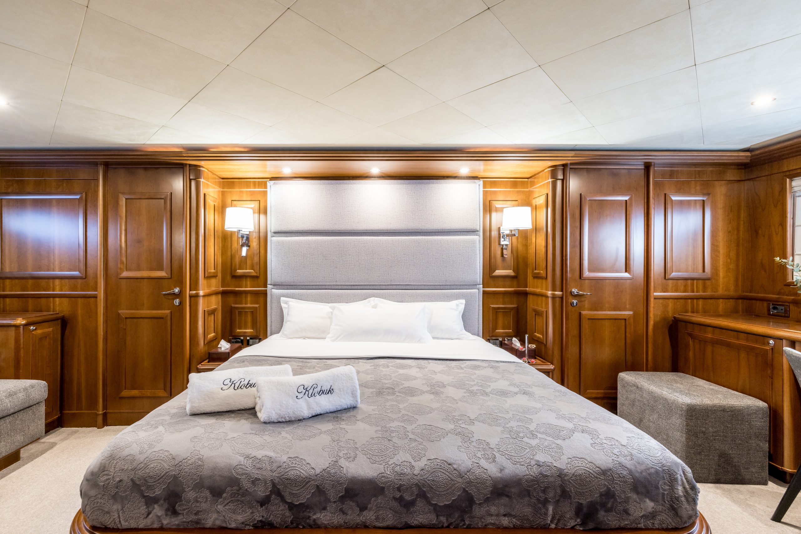 24-Klobuk-VIP-cabin_