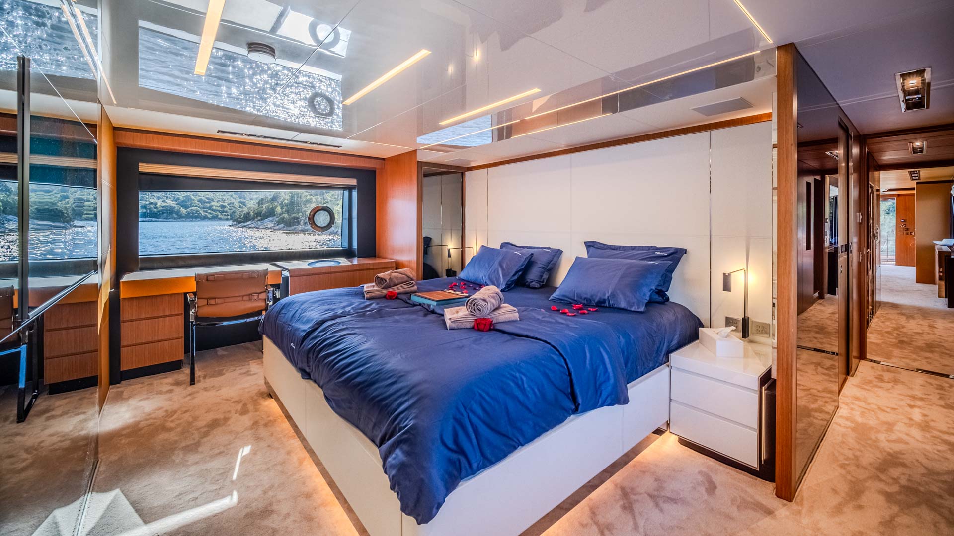 24-No-Stress-888-Master-cabin_