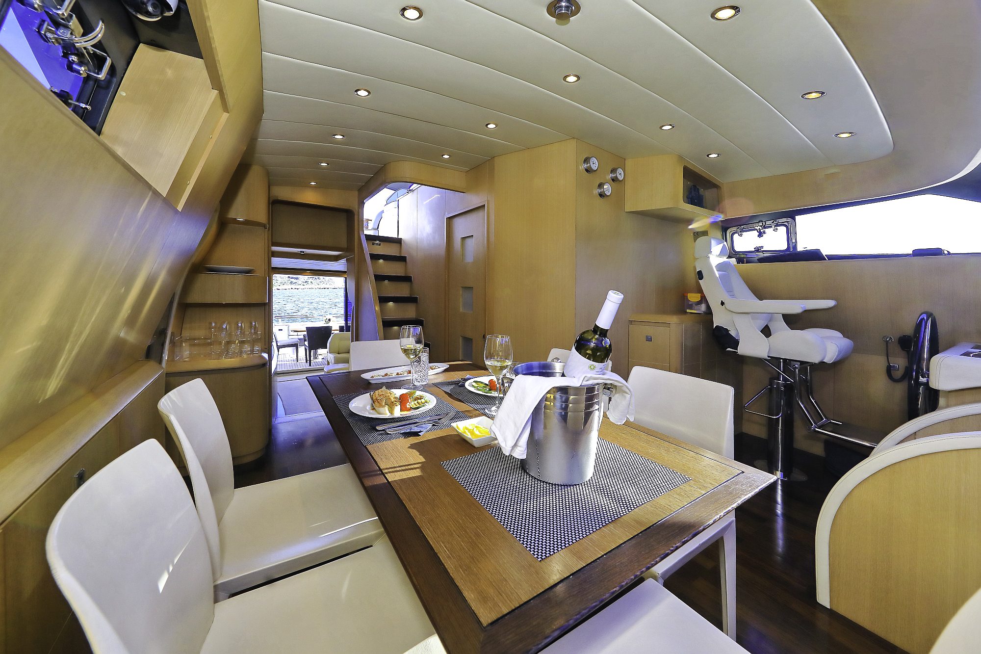 25-HOPE-I-dining-area _