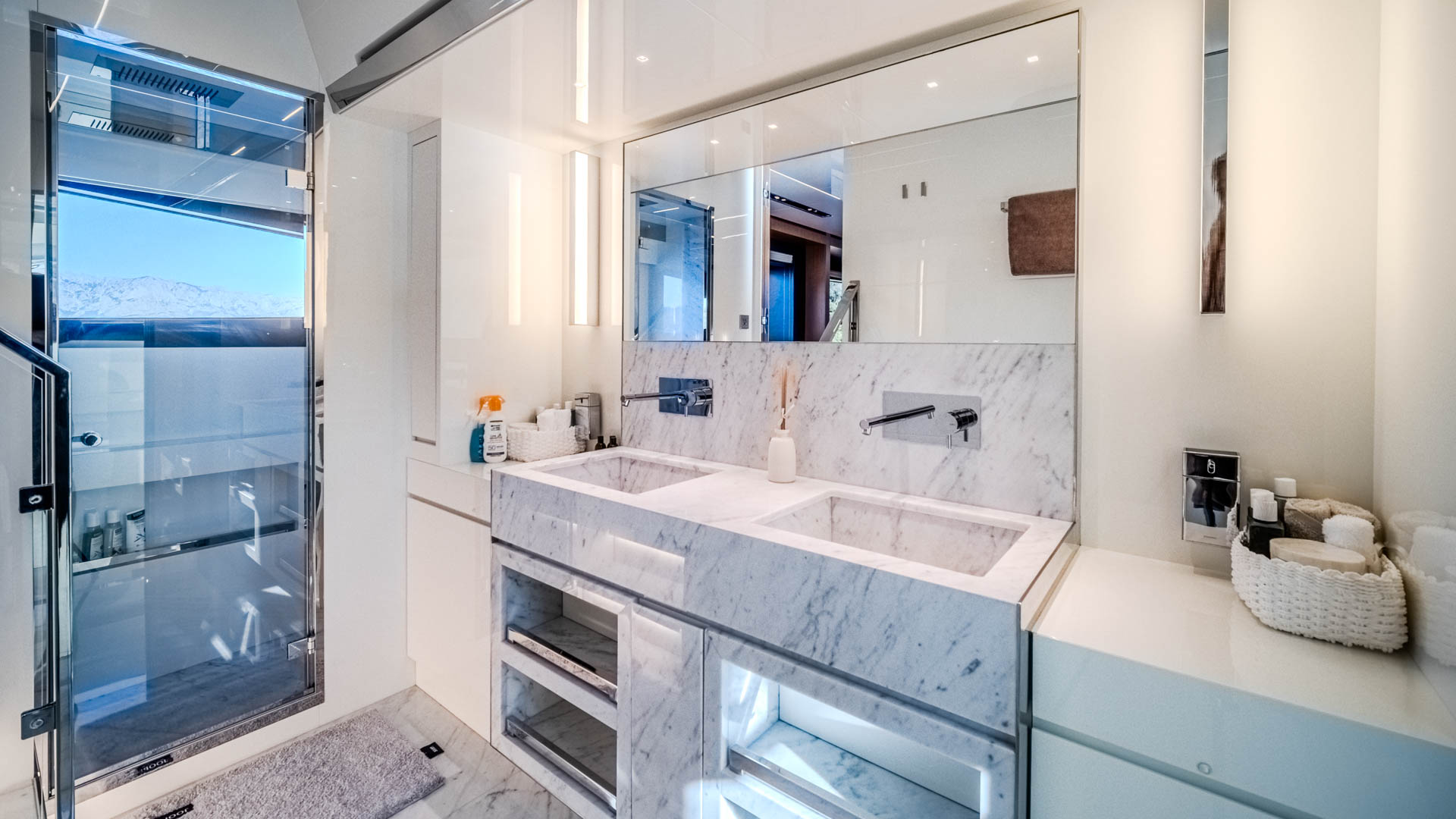 26-No-Stress-888-Master-bathroom_