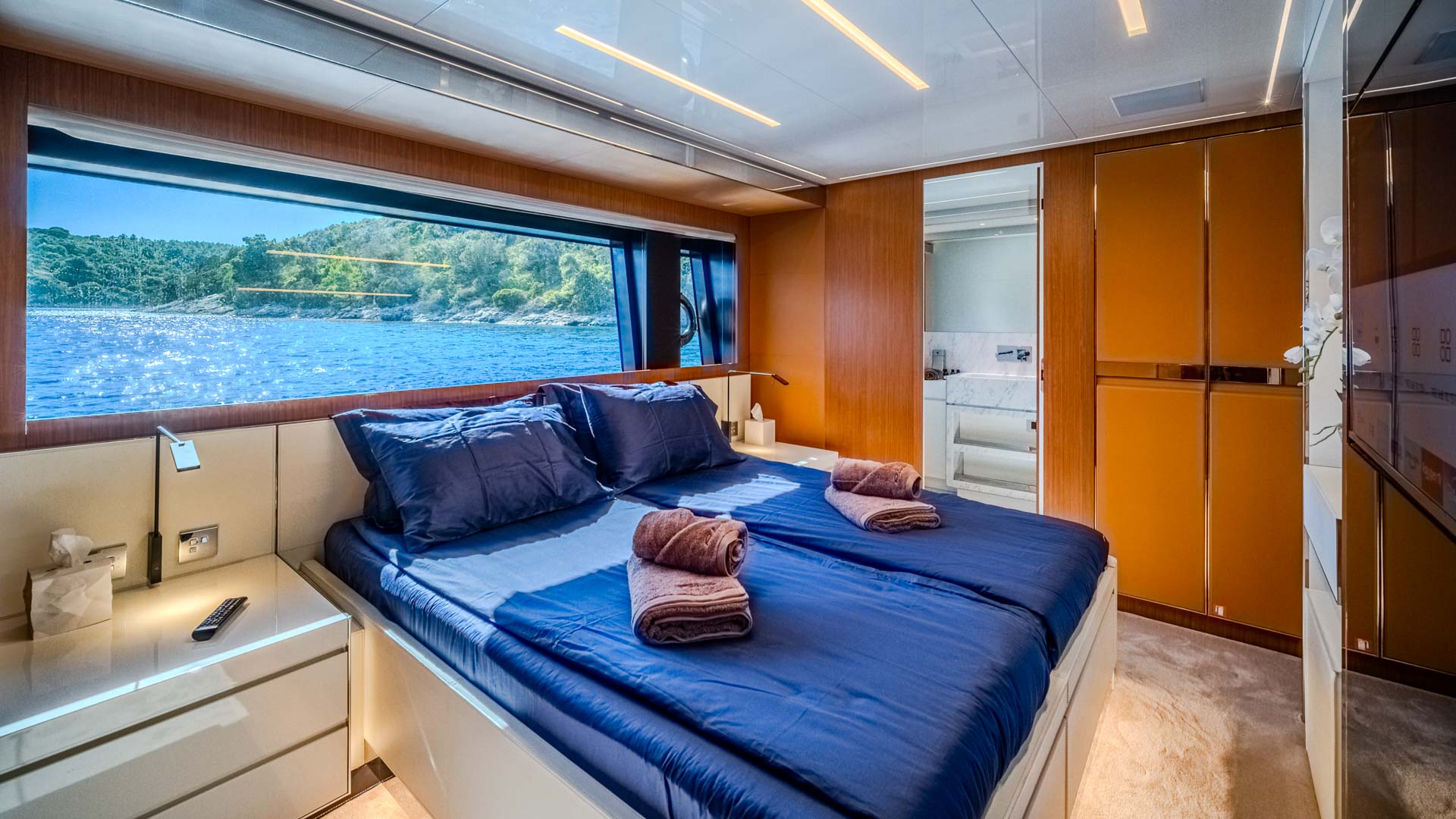 30-No-Stress-888-Double-cabin-2_