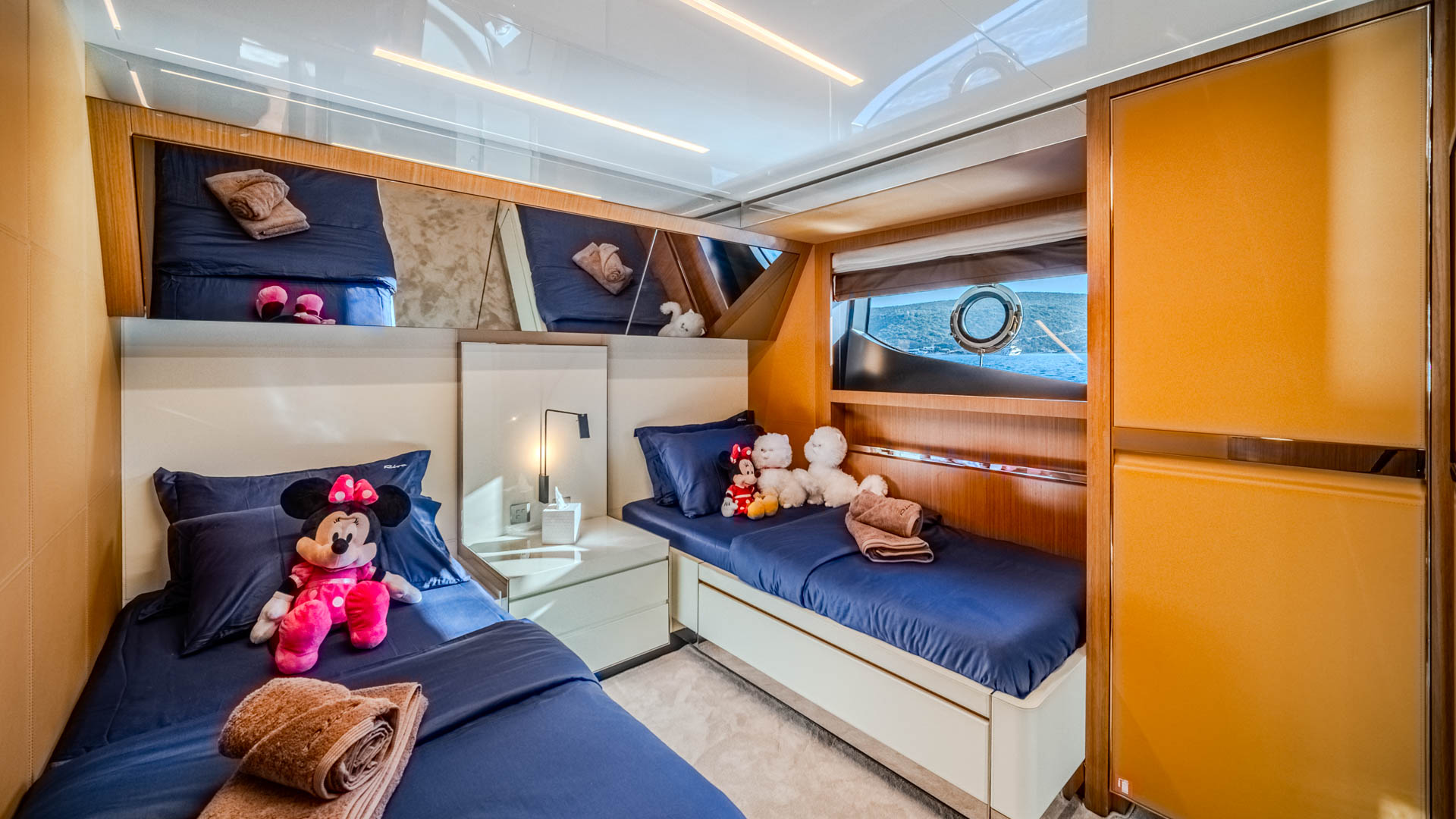 34-No-Stress-888-Twin-cabin_
