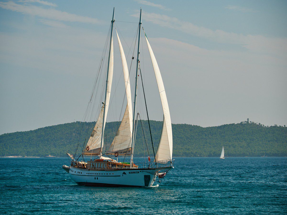 27351411476400098_gulet-croatia-charter-queen-of-adriatic-03