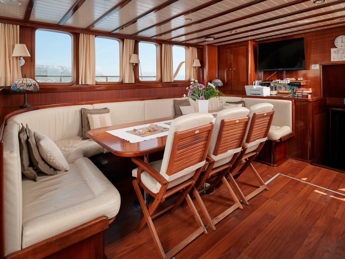 27351951476400098_gulet-croatia-charter-queen-of-adriatic-31