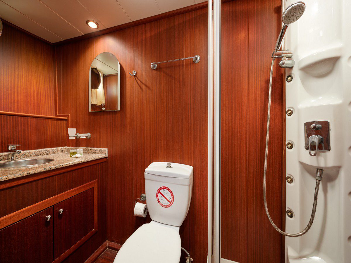 27352131476400098_gulet-croatia-charter-queen-of-adriatic-40