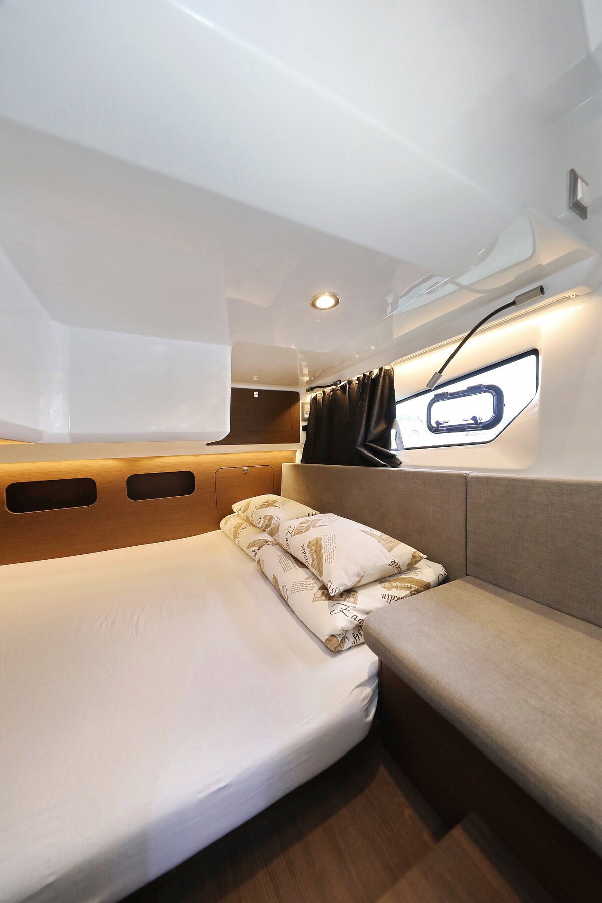 Antares11_Solis_cabin