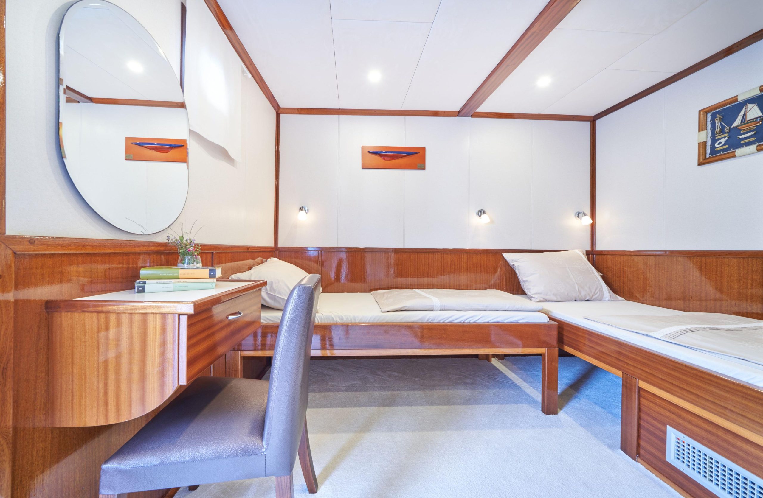 Tajna-Mora-convertible