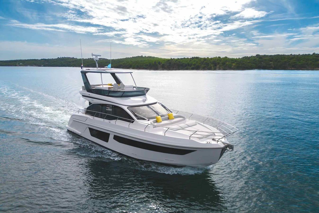Azimut 53 White