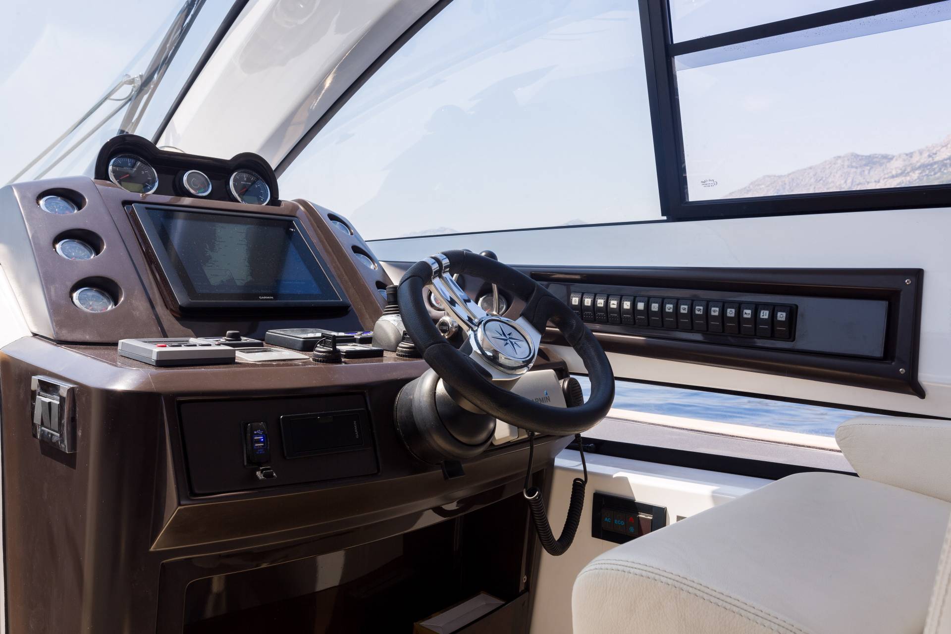 Pearlsea 56 daily charter Croatia luxury motor yacht