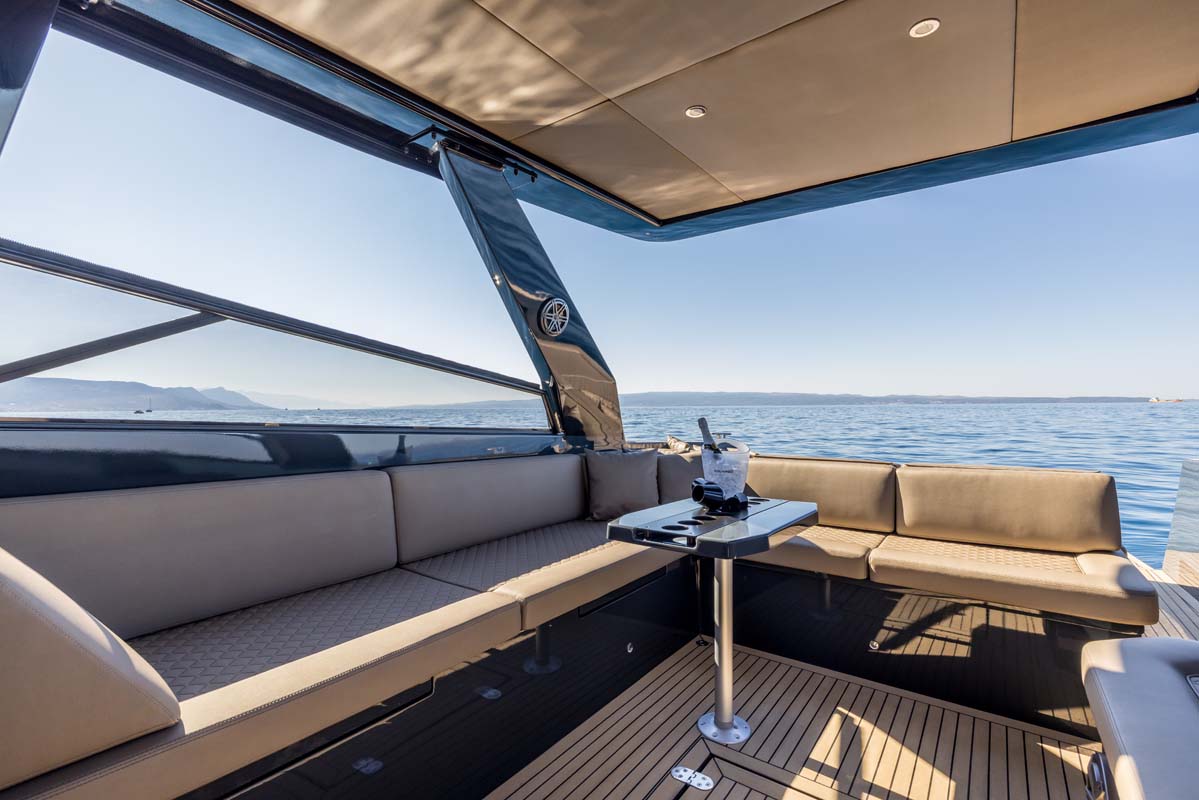 Lounge area Colnago 45 Adriatic island hopping experience